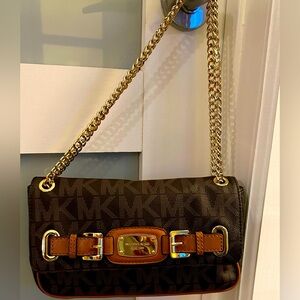Michael Kors shoulder bag in pristine condition